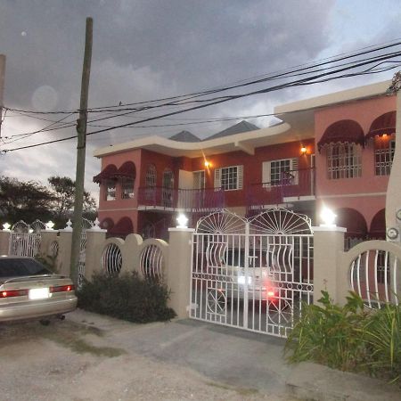 The Residence Portmore Apartments Buitenkant foto
