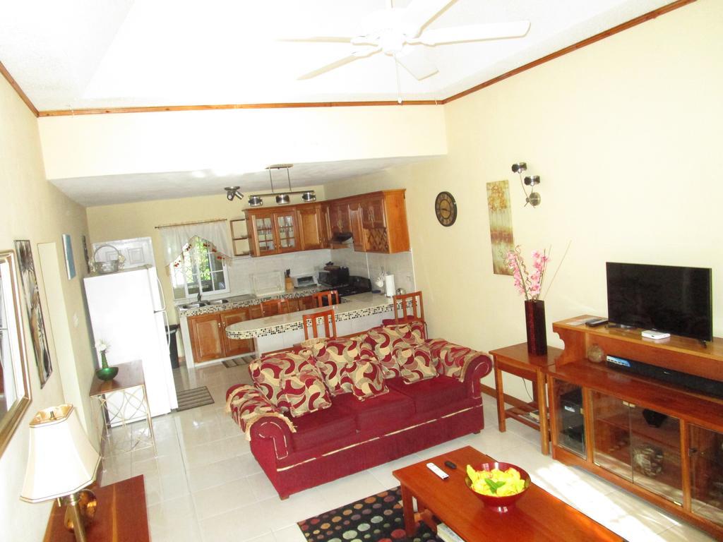 The Residence Portmore Apartments Buitenkant foto