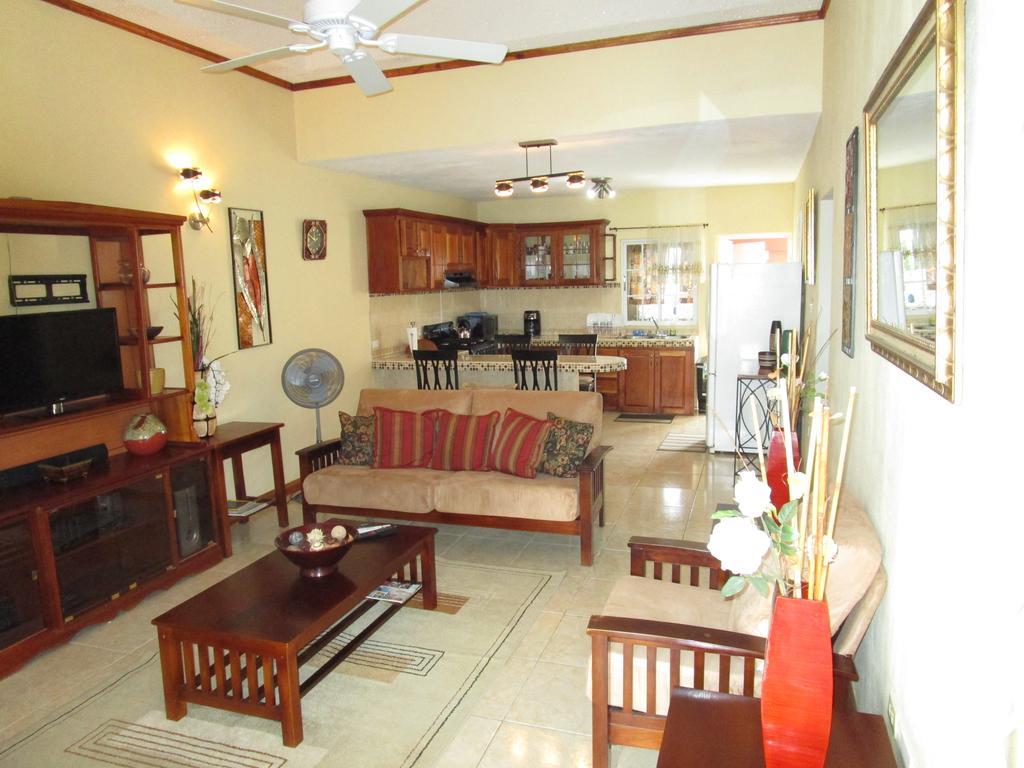 The Residence Portmore Apartments Buitenkant foto