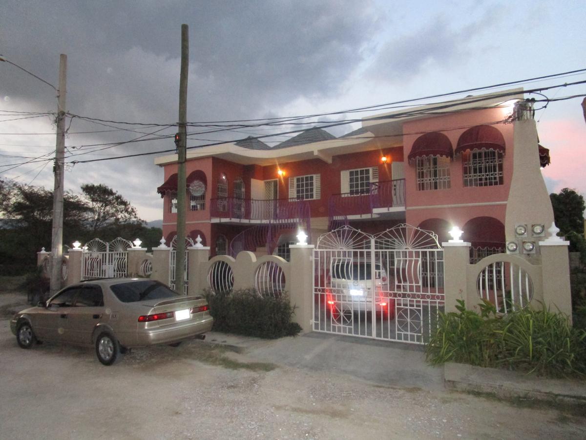 The Residence Portmore Apartments Buitenkant foto
