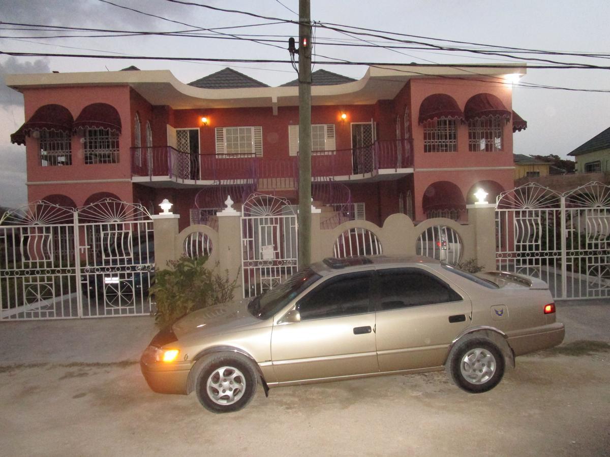 The Residence Portmore Apartments Buitenkant foto